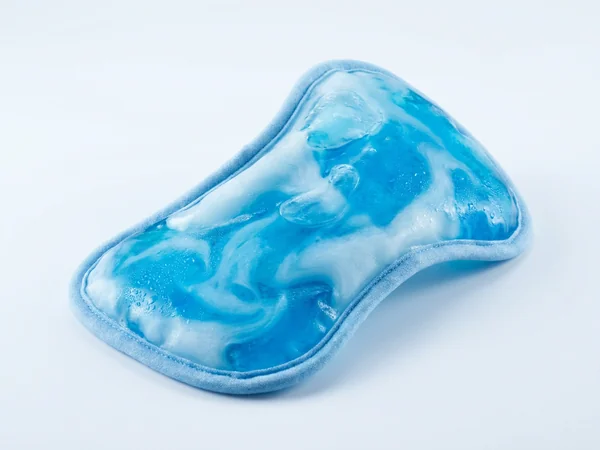 Medical and physiotherapy cold pack with a contoured shape